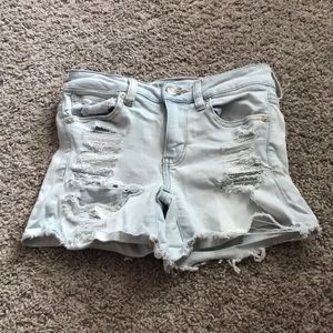 Light ripped jean shorts